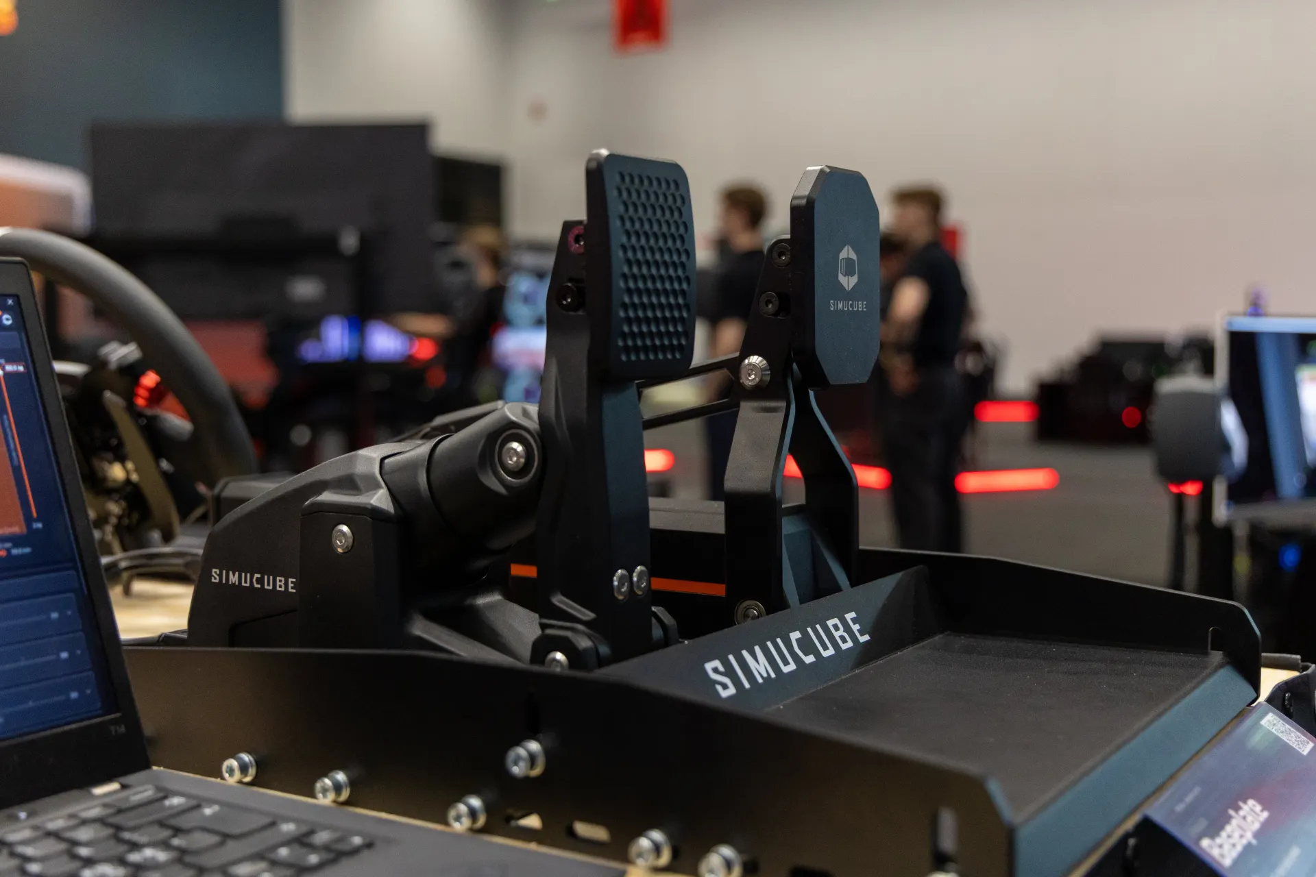 SimRacing Expo Frankfurt 2026: ActivePedal Sport, Fanatec Project Obsidian és az Asetek GT Nova